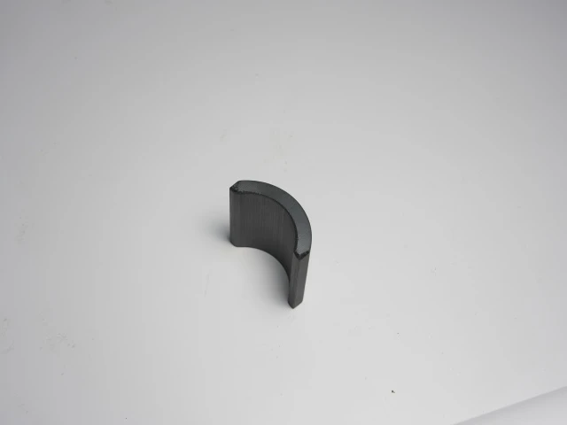 Window motor magnetic tile