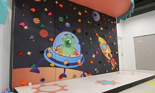 Climbing Wal
