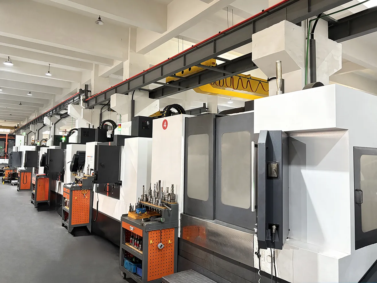 Atelier d'usinage CNC de pr&eacute;cision LISHG Machinery