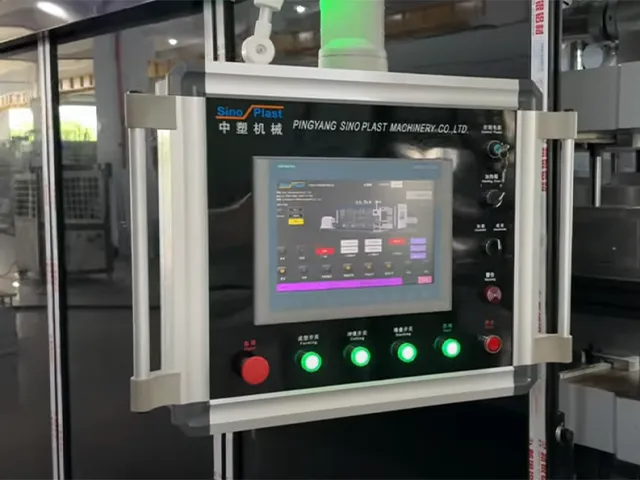 Sinoplast 780*650mm thermoforming machine produces disposable PET 6-grid food containers
