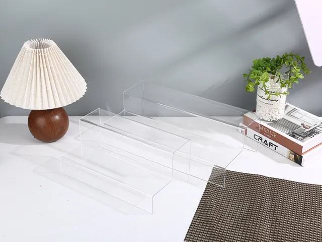 多层梯式展示架