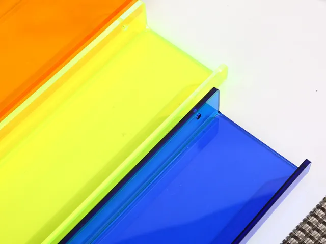 Color U-hole rack