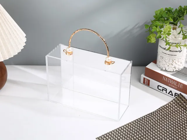 Handheld flower box