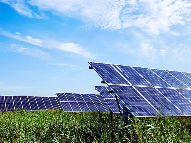 Plastic-case circuit breaker vs. Microcircuit breaker: The twin of protecting circuit safety