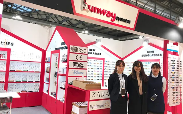 Group photo of customers